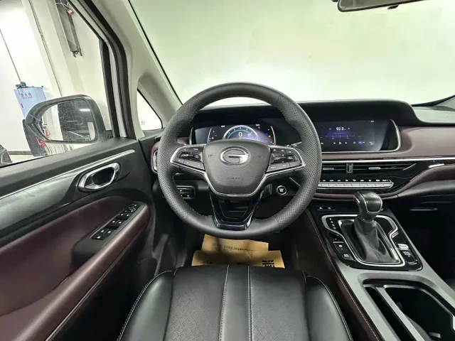 GAC Trumpchi M6 — Фото автомобиля 12