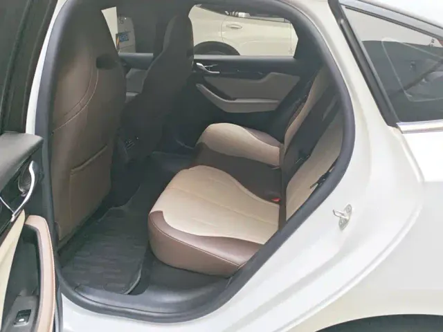 BYD Qin PLUS — Фото автомобиля 11