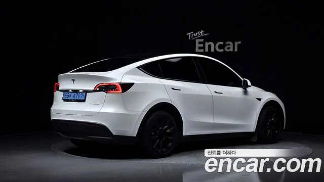 Tesla Model Y — Фото автомобиля 2