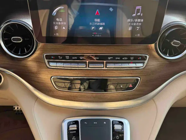 Mercedes-Benz V-Class — Фото автомобиля 20