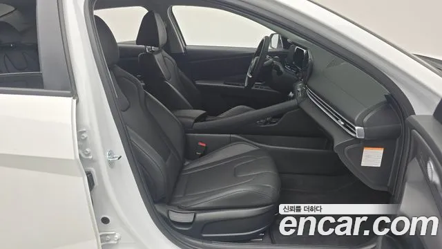 Hyundai Avante CN7 — Фото автомобиля 11