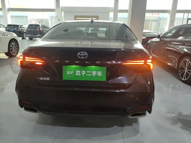 Toyota Avalon — Фото автомобиля 3