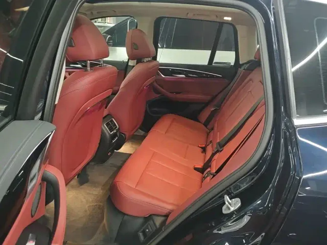 BMW iX3 — Фото автомобиля 16