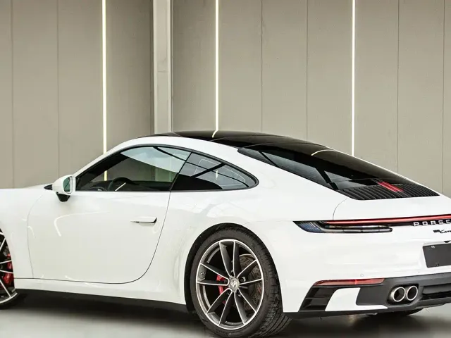 Porsche 911 — Фото автомобиля 6