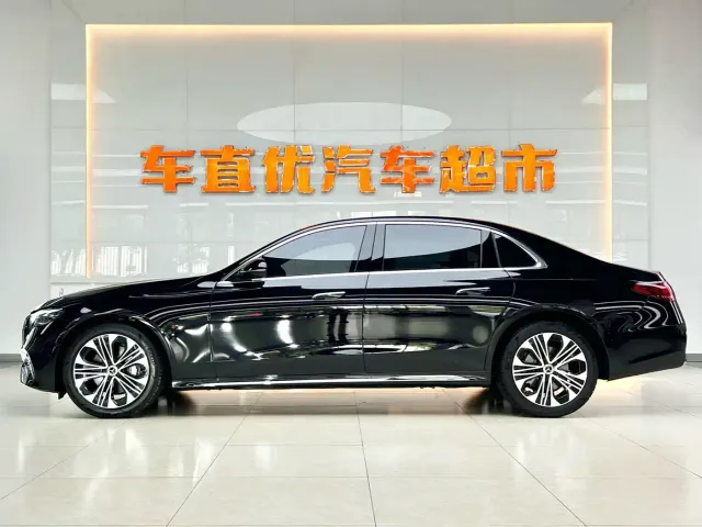 Mercedes-Benz E-Class — Фото автомобиля 4