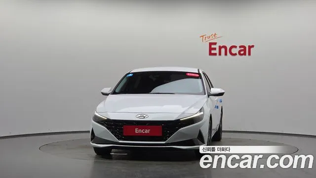 Hyundai AVANTE Avante (CN7) — Фото автомобиля 3