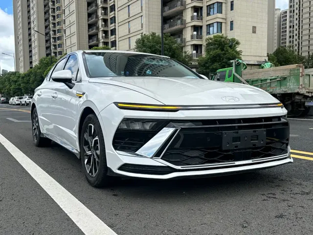 Hyundai Sonata — Фото автомобиля 3