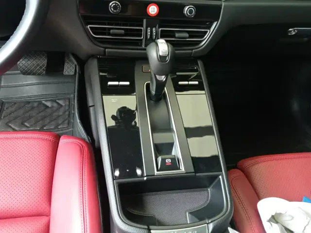 Porsche Macan — Фото автомобиля 16