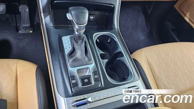 Kia Carnival Generation 4 — Фото автомобиля 12