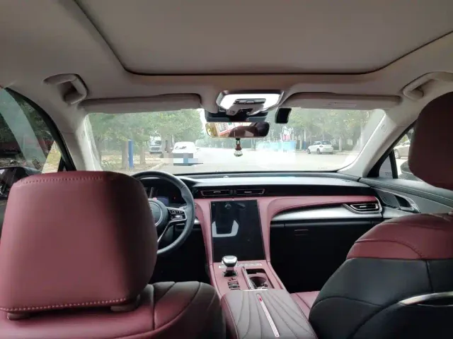Hongqi H5 — Фото автомобиля 8
