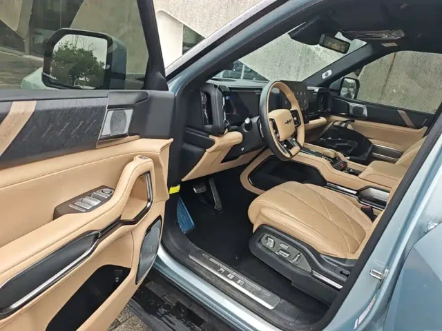 BYD FangChengBao Leopard 8 — Фото автомобиля 15