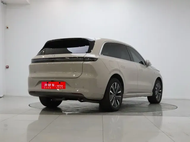 Li Auto L6 — Фото автомобиля 4