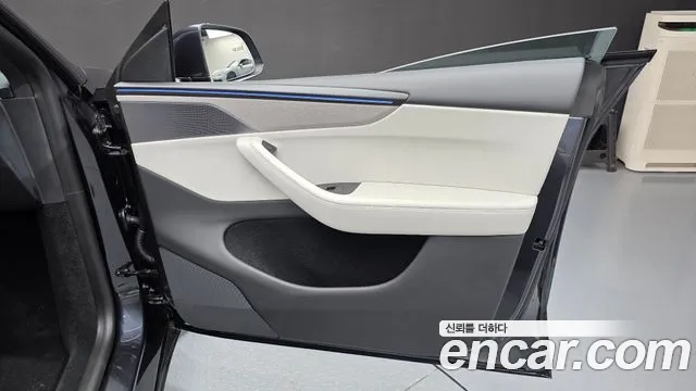 Tesla Model Y — Фото автомобиля 6