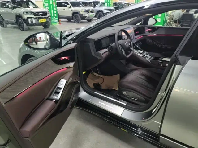 Denza Z9GT — Фото автомобиля 15