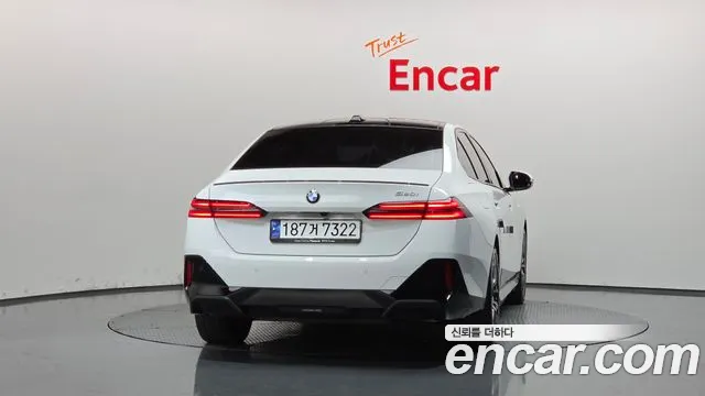 BMW 5 Series G60 — Фото автомобиля 4