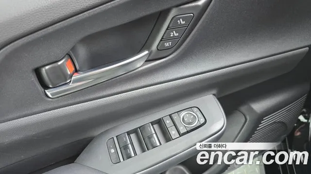 Toyota Prius Generation 5 — Фото автомобиля 26
