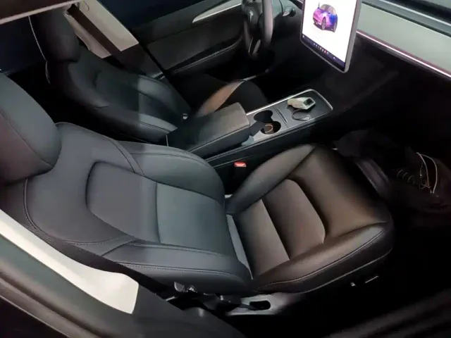 Tesla Model Y — Фото автомобиля 24