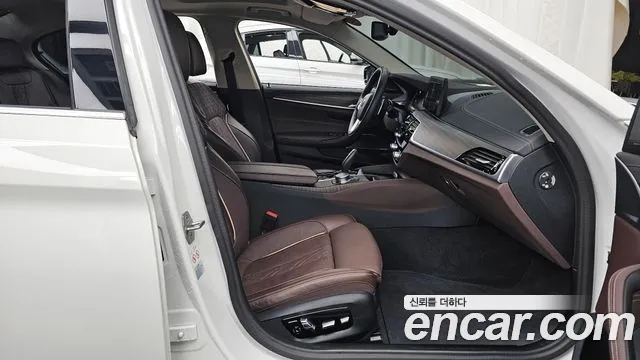 BMW 5-Series 5 серия (G30) 530i xDrive Luxury — Фото автомобиля 11