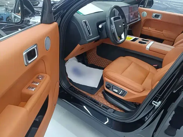 Li Auto L7 — Фото автомобиля 15