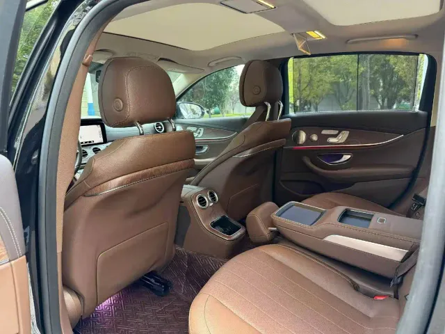 Mercedes-Benz E-Class — Фото автомобиля 6