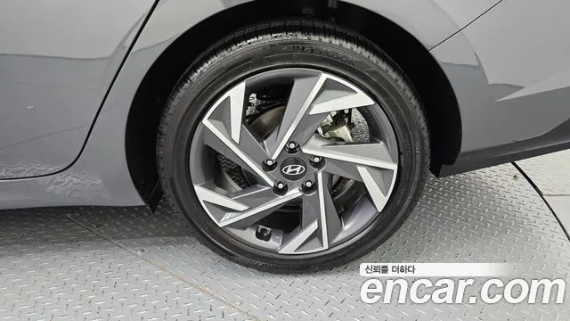 Hyundai AVANTE Новый Avante (CN7) — Фото автомобиля 19