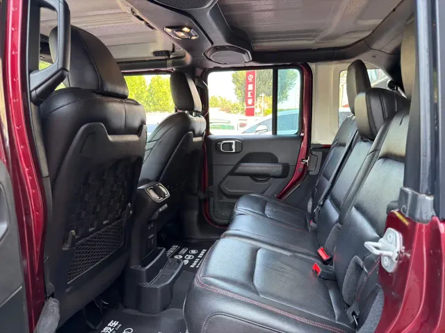 Jeep Wrangler — Фото автомобиля 8