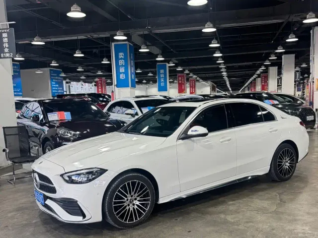 Фотография автомобиля — Mercedes-Benz C-Class