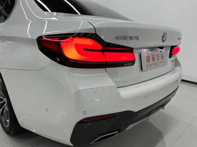 BMW 5 Series — Фото автомобиля 7
