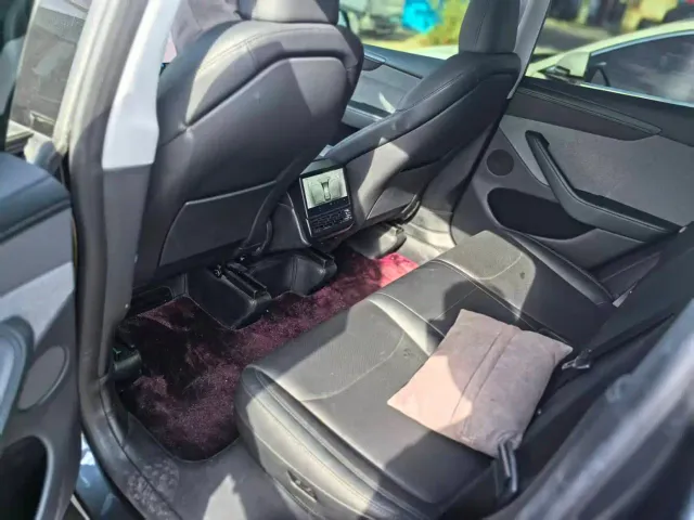 Tesla Model Y — Фото автомобиля 4