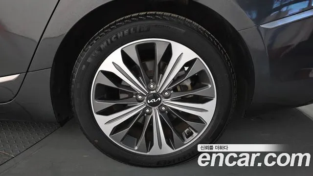 Kia K8 Hybrid — Фото автомобиля 6