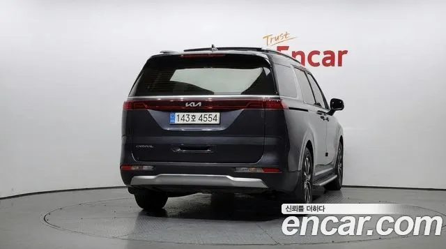 Kia Carnival Generation 4 — Фото автомобиля 4