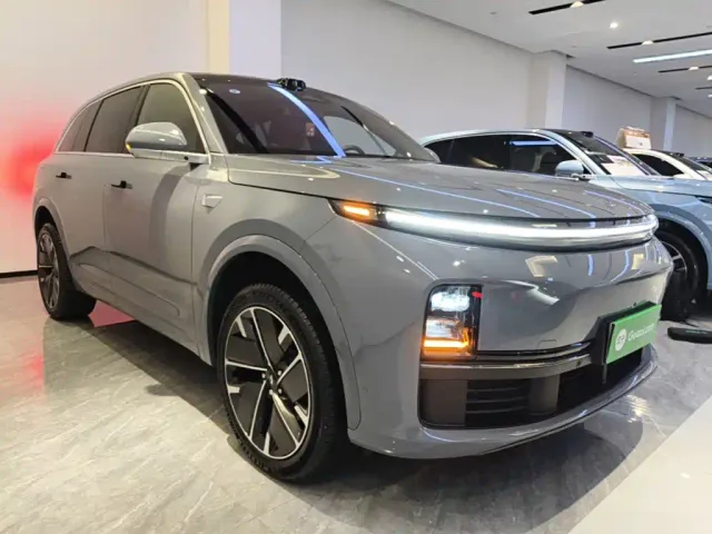 Li Auto L7 — Фото автомобиля 3