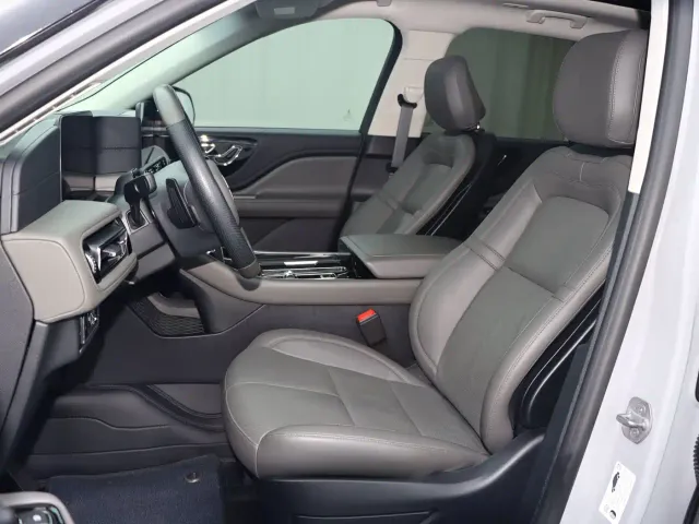Lincoln Aviator 2024 3.0T V6 AWD Elegance 6-Seater — Фото автомобиля 5