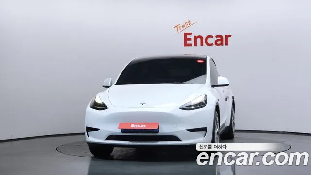 Tesla Model Y — Фото автомобиля 3