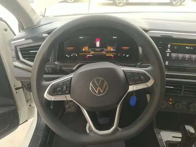 Volkswagen Lavida — Фото автомобиля 10