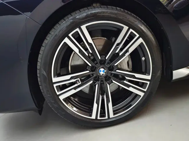 BMW 7 Series — Фото автомобиля 18