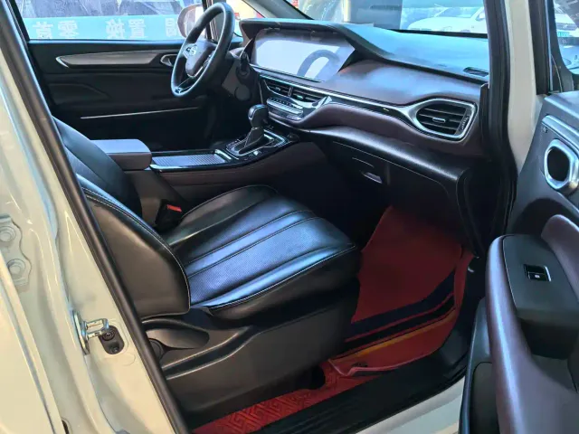 GAC Trumpchi M6 — Фото автомобиля 11