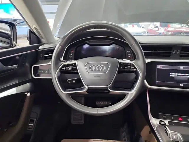 Audi A7L — Фото автомобиля 10