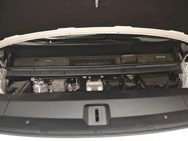 Li Auto MEGA — Фото автомобиля 19