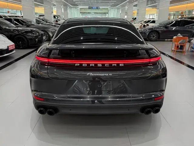 Porsche Panamera — Фото автомобиля 5