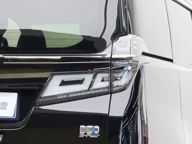 Toyota Vellfire — Фото автомобиля 6