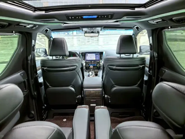 Toyota Alphard — Фото автомобиля 17