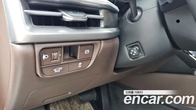 Hyundai Grandeur Grandeur (GN7) 2.5 Бензин 2WD — Фото автомобиля 18