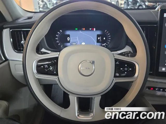 Volvo XC60 Generation 2 — Фото автомобиля 10