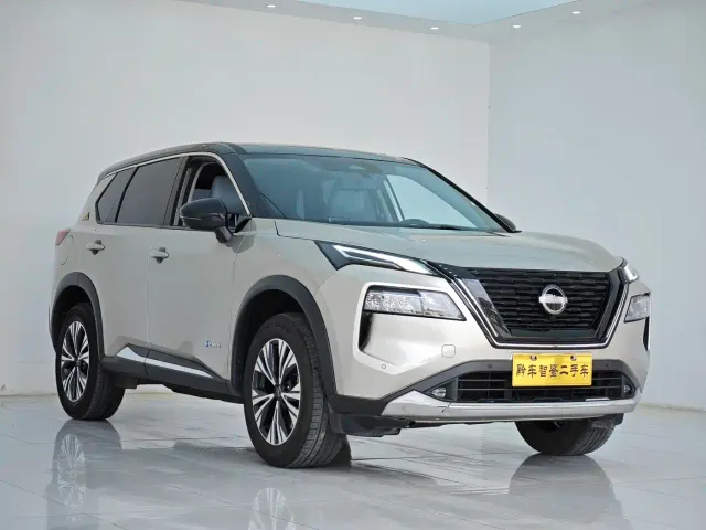 Nissan X-Trail — Фото автомобиля 3