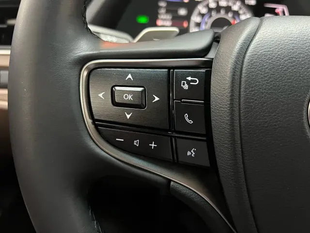 Lexus ES — Фото автомобиля 21