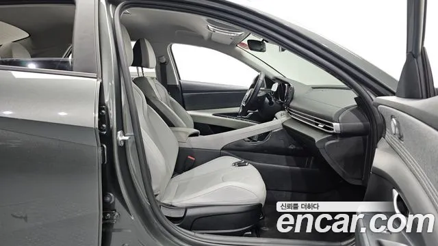 Hyundai AVANTE Avante (CN7) — Фото автомобиля 25