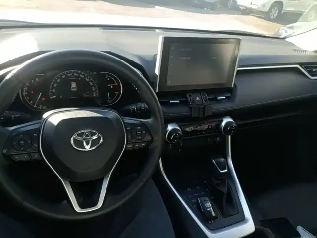 Toyota RAV4 — Фото автомобиля 9