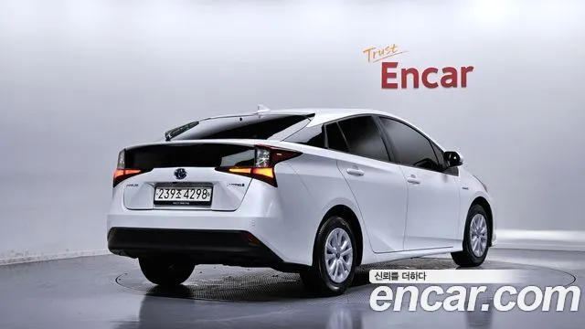 Toyota Prius — Фото автомобиля 2