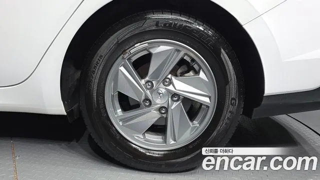 Hyundai Avante — Фото автомобиля 6